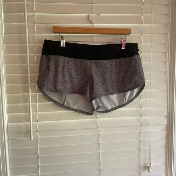 lulu lemon speed up 2.5 inch low rise! gray size 10 - Picture 3 of 7